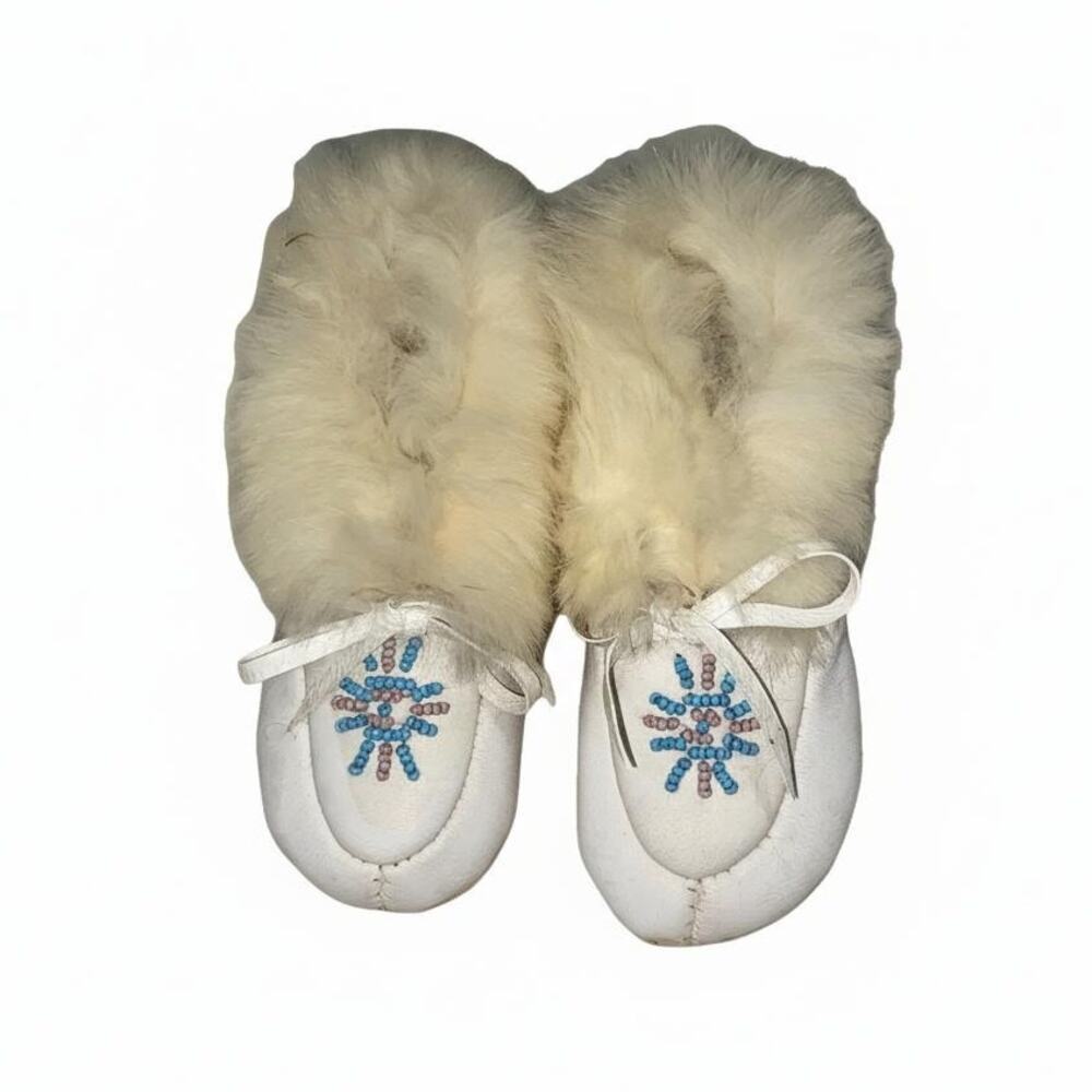 Vintage 1948 Minnehaha Moccasin baby slippers w/ white leather & rabbit fur trim